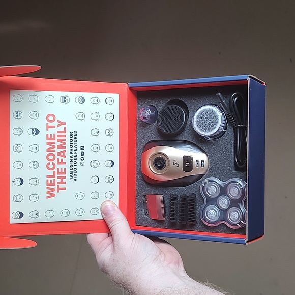 FlexSeries Shaving Kit - Picture 1 of 4